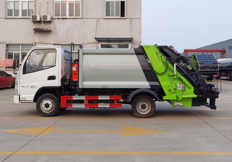 福田小卡藍牌5.5方壓縮垃圾車 福田小卡藍牌5.5方壓縮垃圾車