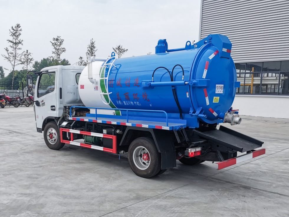 齊東方牌CLD5070GXWEQ6型吸污車 齊東方牌CLD5070GXWEQ6型吸污車