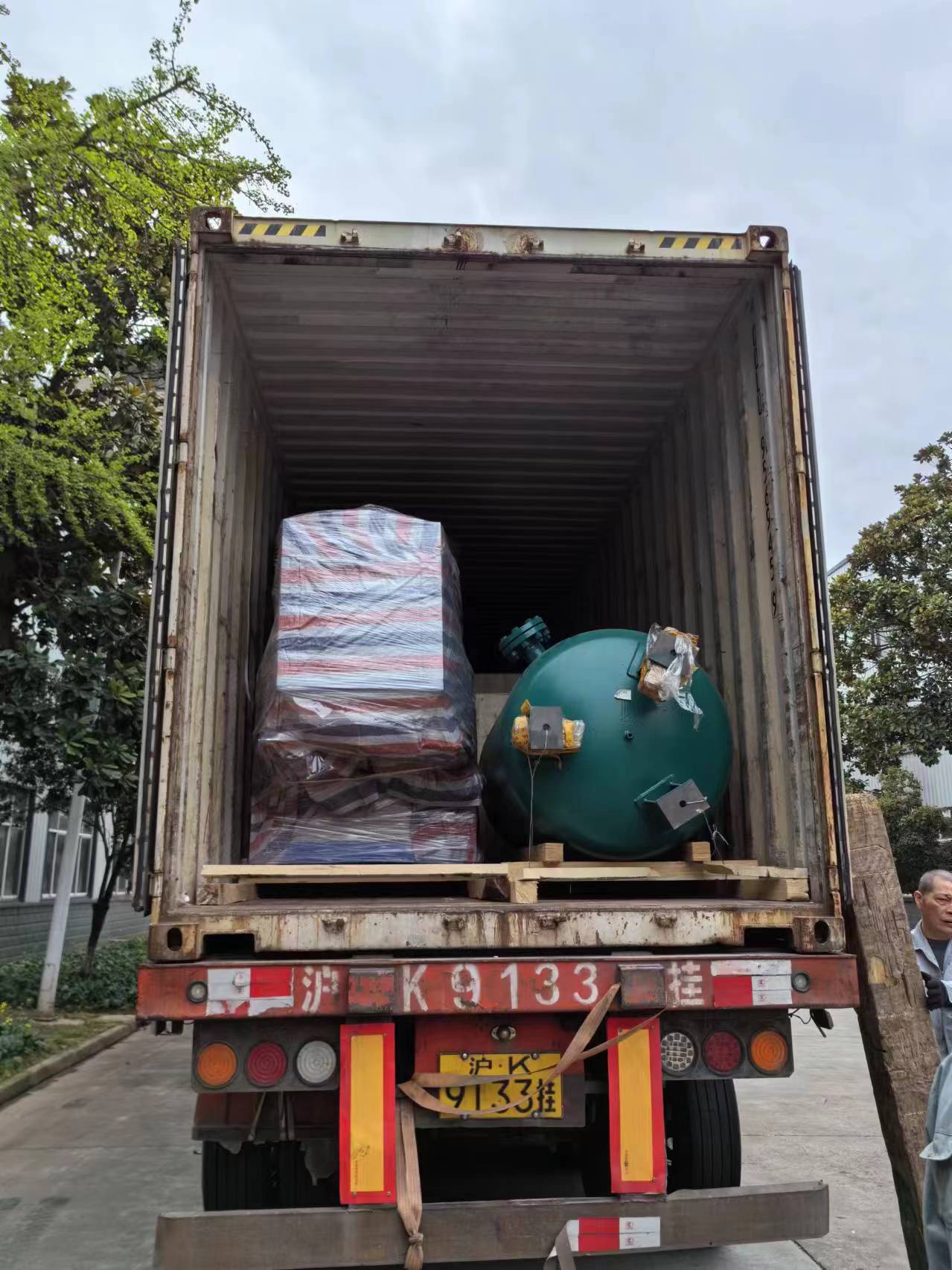 24頭熱灌裝飲料生產(chǎn)線 24頭熱灌裝飲料生產(chǎn)線